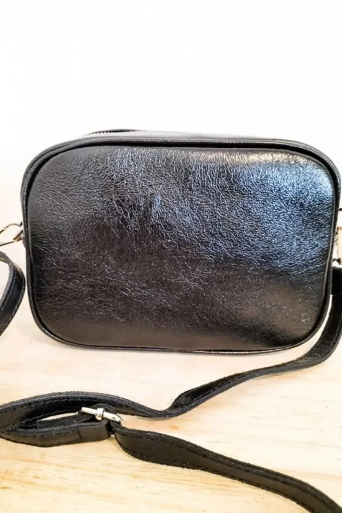 Sac à main en cuir noir